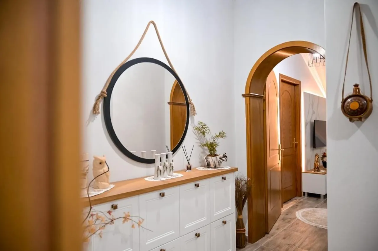 Egje Apartment Гирокастра