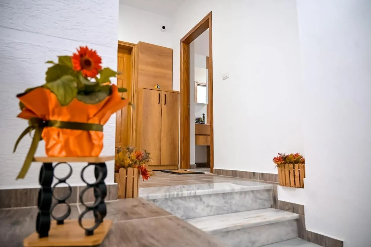 Egje Apartment Гирокастра 0*,