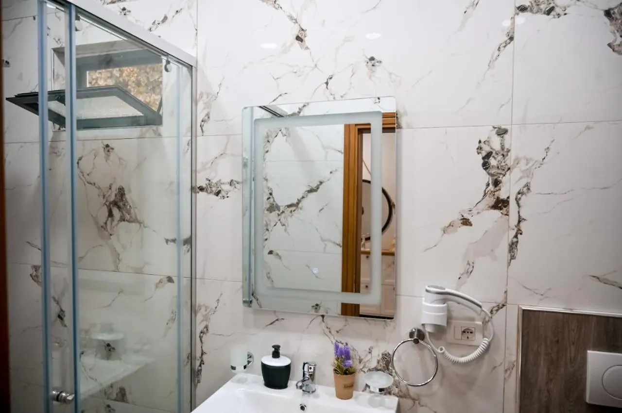Egje Apartment Гирокастра