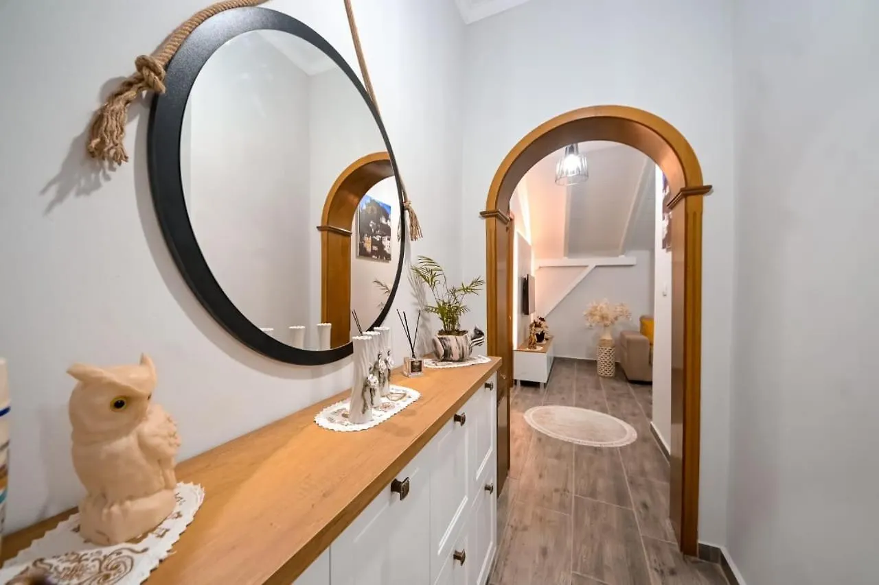 Egje Apartment Гирокастра 0*,