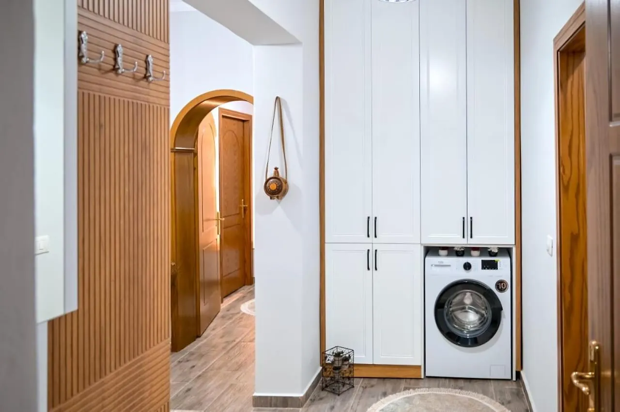 Egje Apartment Gjirokaster