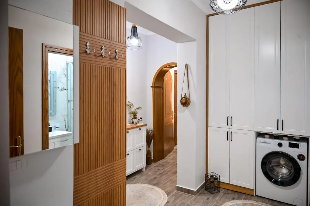 Egje Apartment Gjirokaster