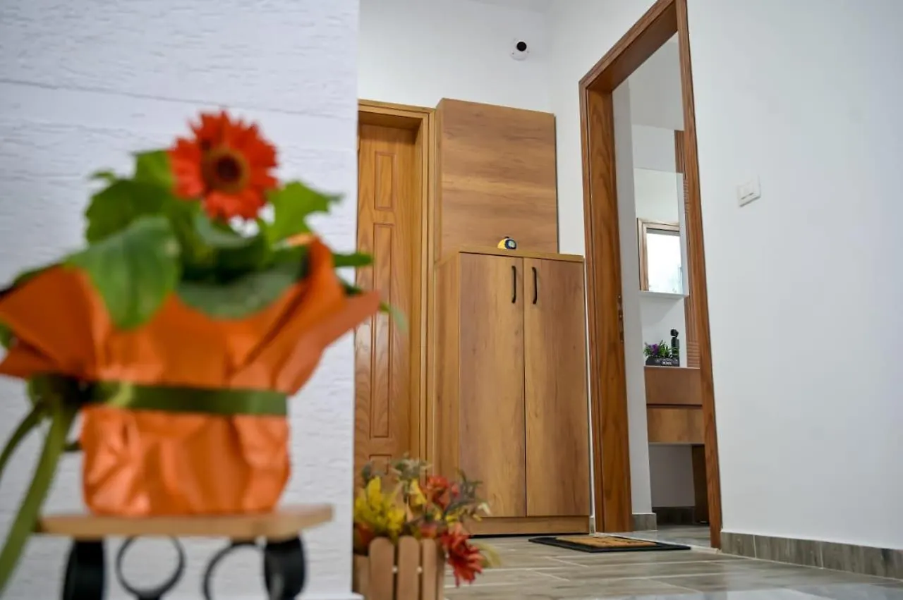 Egje Apartment Gjirokaster