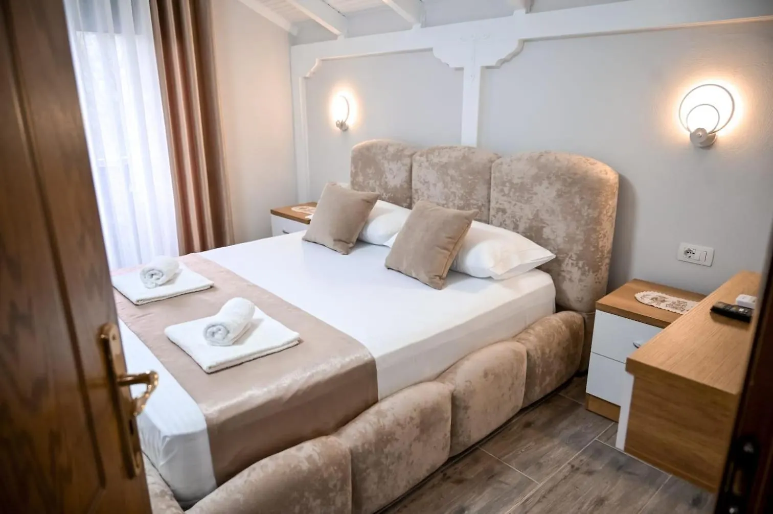 Egje Apartment Gjirokaster