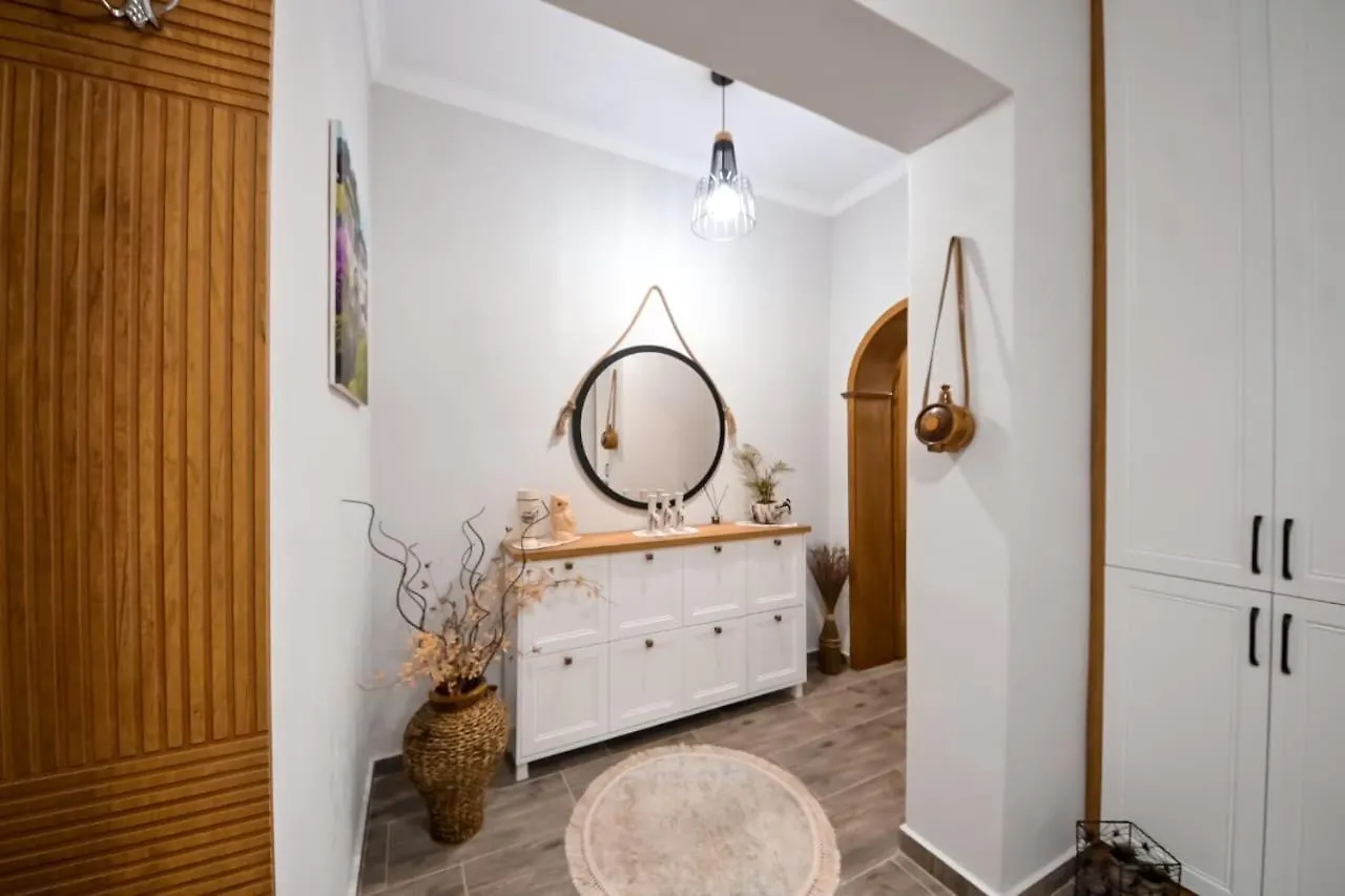 Egje Apartment Gjirokaster