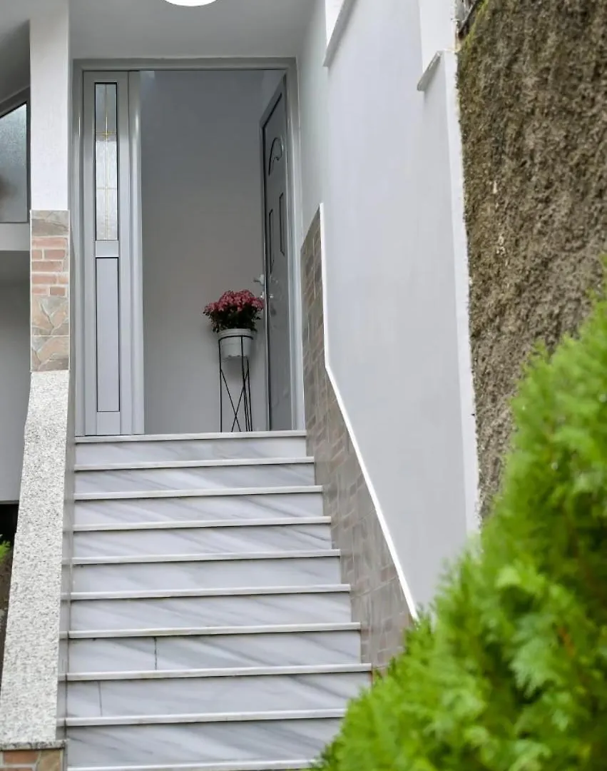 Egje Apartment Gjirokaster
